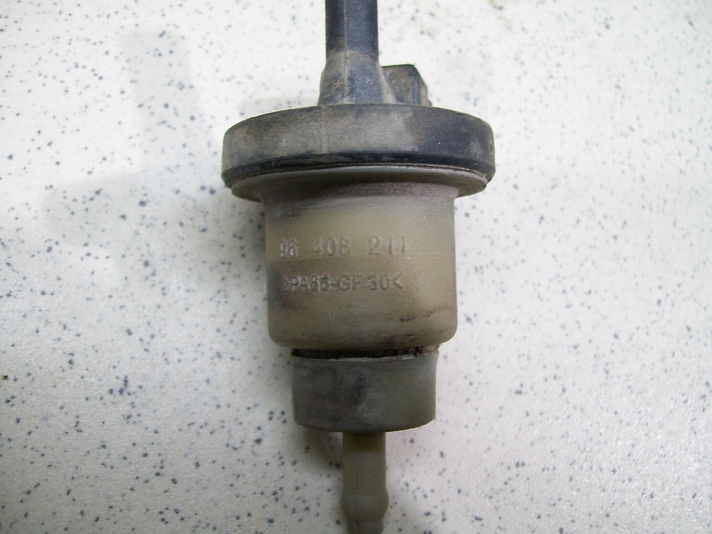 Клапан вентиляции топливного бака 96408211