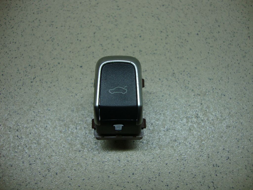 Кнопка открывания багажника 8K0959831B